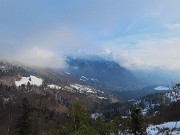 42 Le nubi sparse si stanno unificando...